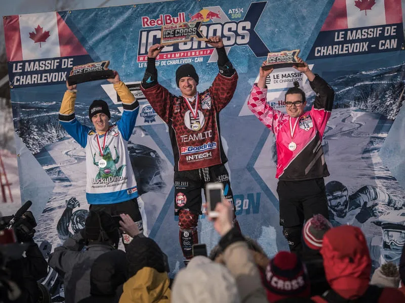 Kyle Croxall (CAN) (C), Marco Dallago (AUT) (L), John Fisher (CAN) (R) © Sebastian Marko / Red Bull Content Pool